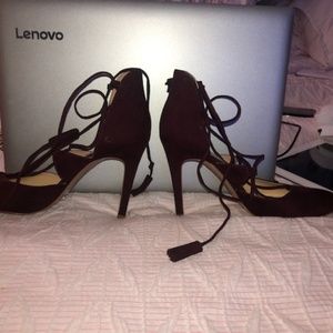 Gorgeous Jessica Simpson burgundy lace up shoes